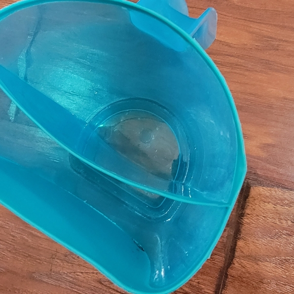 Bath time hair washing cup - Picture 4 of 6